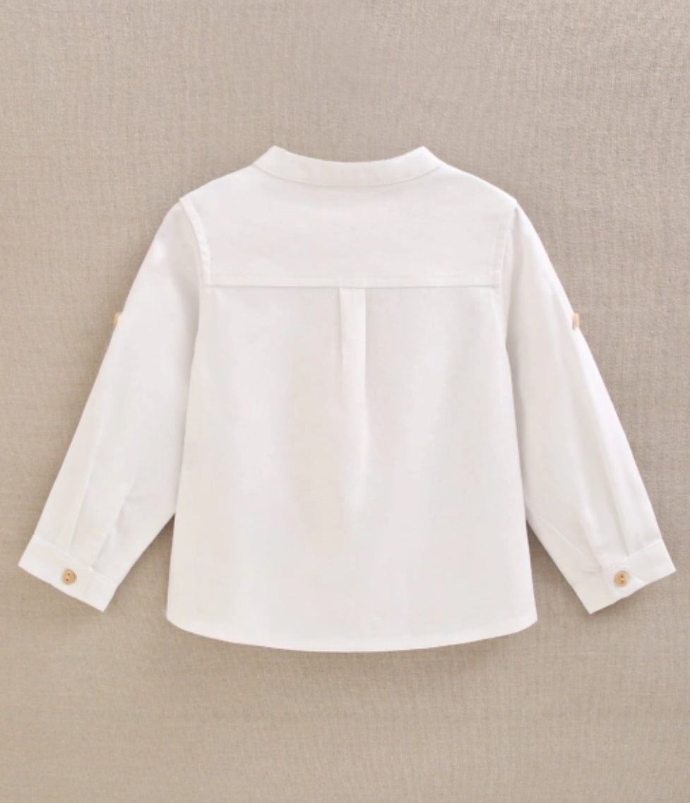 CAMISA DE BEBÉ CON CUELLO REDONDO Y BOTONES DE MADERA
