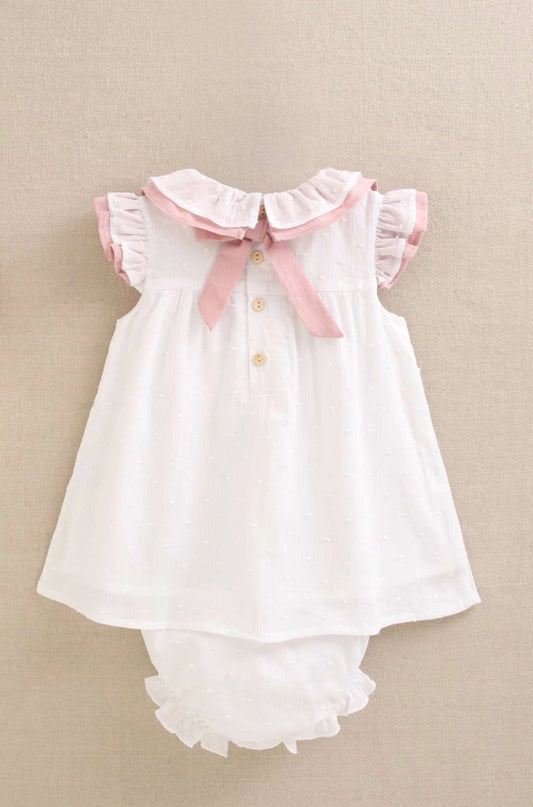 VESTIDO DE BEBÉ DE PLUMETI BLANCO CON VOLANTE EN EL CUELLO