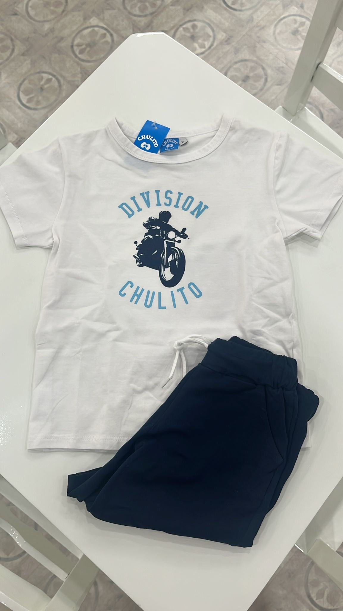 Conjunto camiseta y pantalón niño