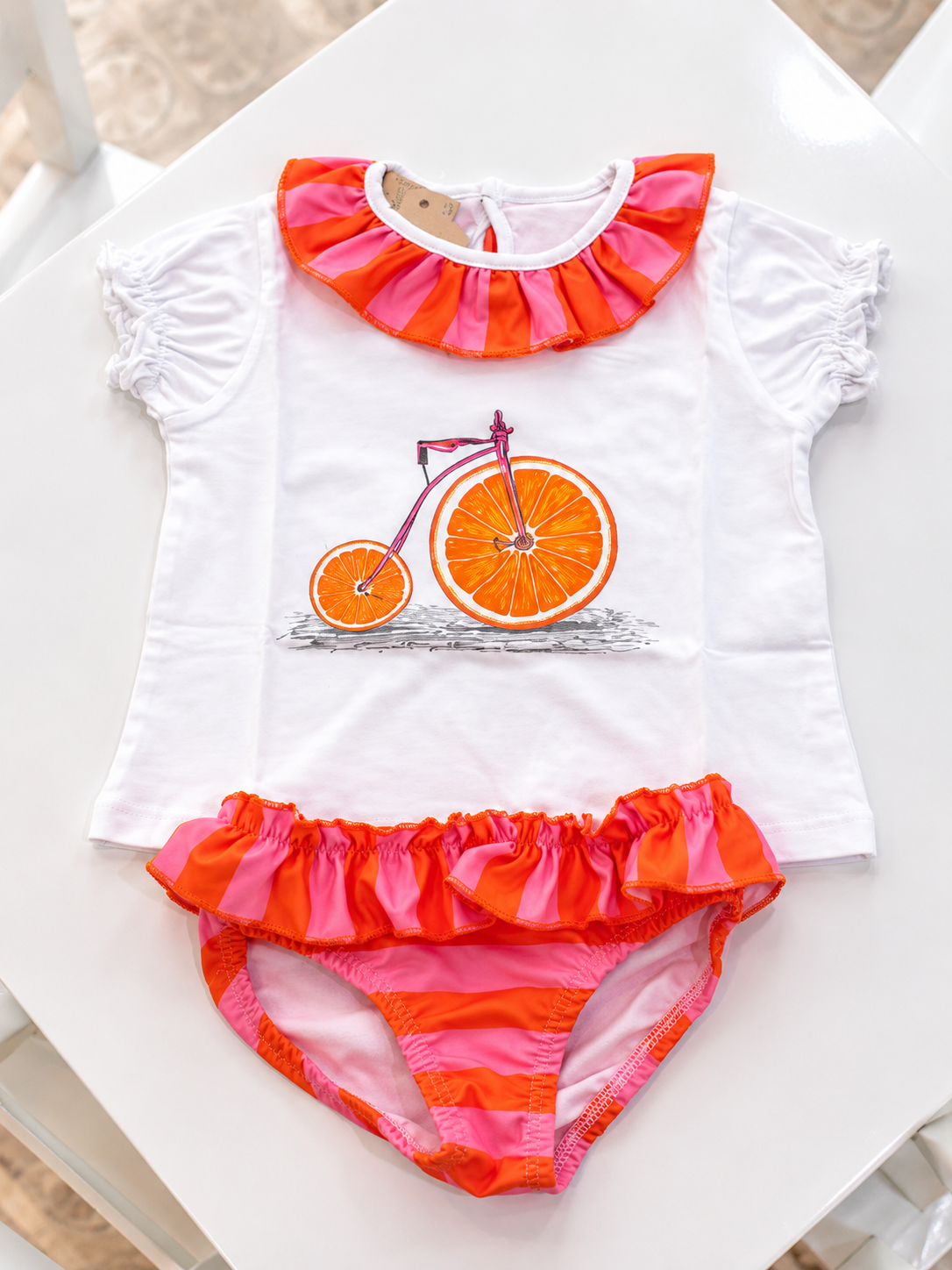 camiseta y bañador