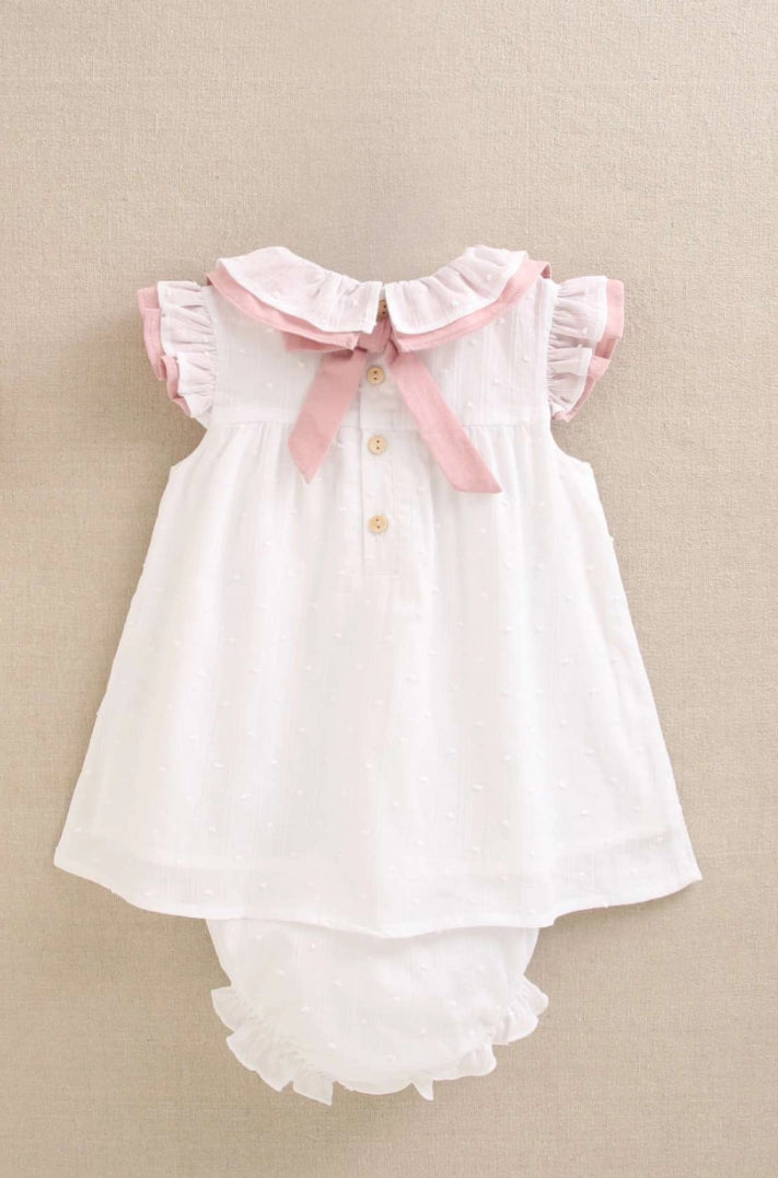 VESTIDO DE BEBÉ DE PLUMETI BLANCO CON VOLANTE EN EL CUELLO