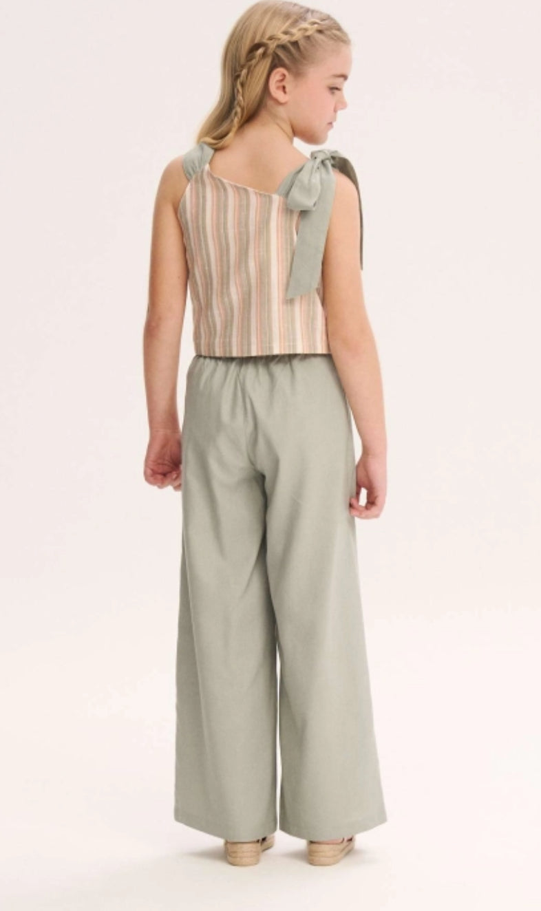 BLUSA DE NIÑA DE RAYAS ASIMÉTRICA CON TIRANTE VERDE